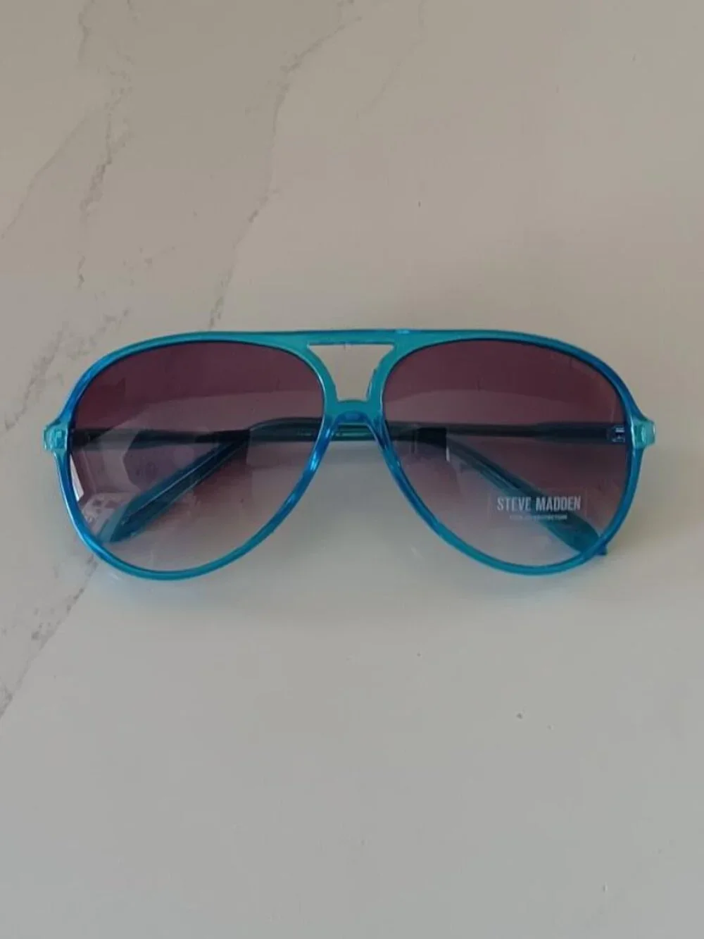 STEVE MADDEN Sunglasses Crystal Blue Frame Gradient Smoke Lens NEW